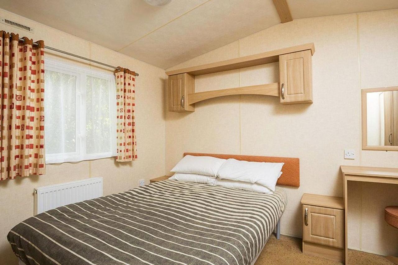 Whitecliff Bay Holiday Park Bembridge Exterior foto